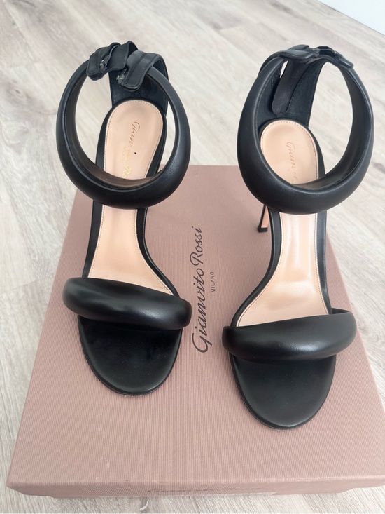 Gianvito Rossi Shoes - Gianvito Rossi Black Leather Padded Ankle-Strap Heels